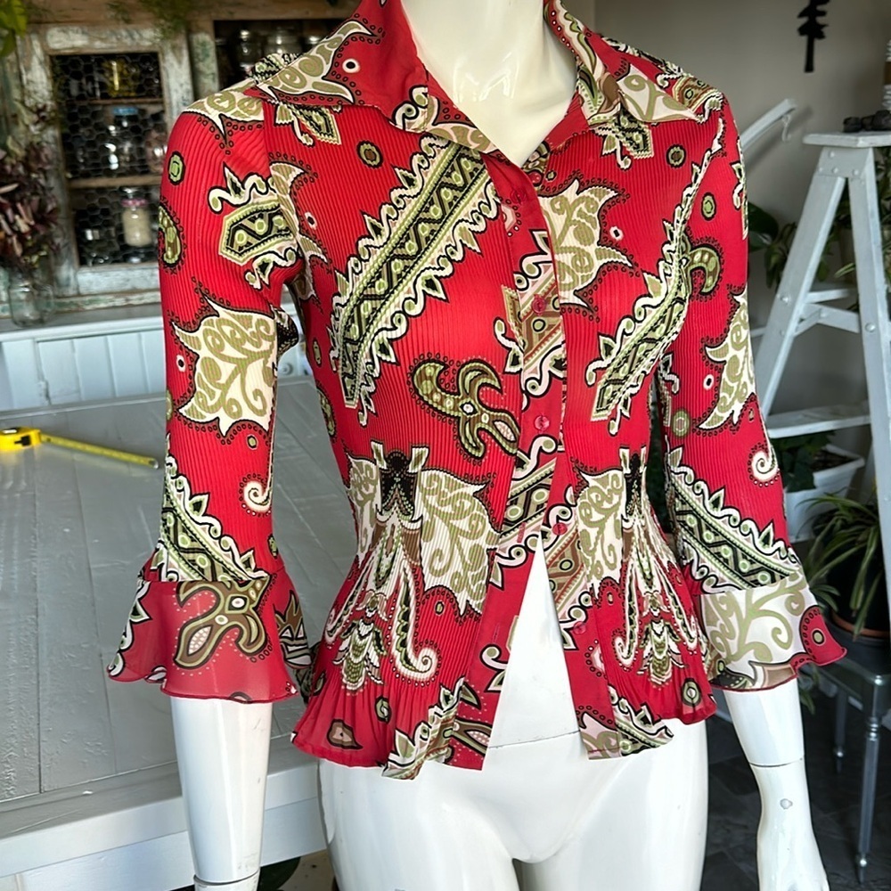 Violet & Claire Women's Long Sleeve Collared Top Blouse Button up paisley type